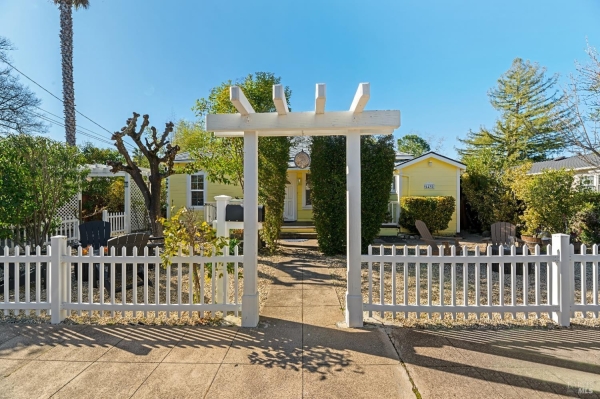 Listing Image #2 - Multi-family for sale at 1435 2nd St, Calistoga CA 94515