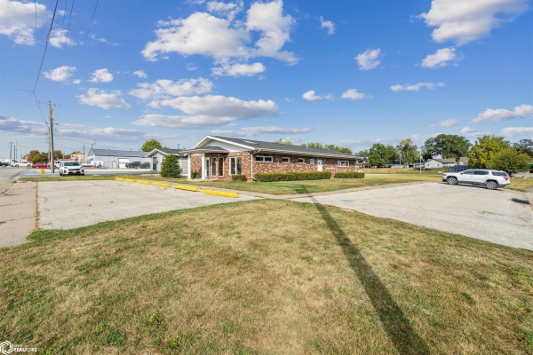 Listing Image #3 - Others for sale at 3031 Flint Hills Drive, Burlington IA 52601