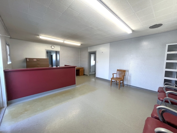 Listing Image #3 - Office for sale at 1011 Washington St, Chillicothe MO 64601