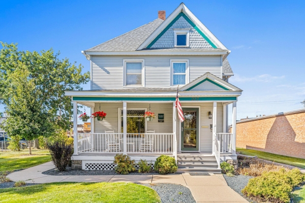 Listing Image #1 - Office for sale at 227 S Arch Ave, New Richmond WI 54017