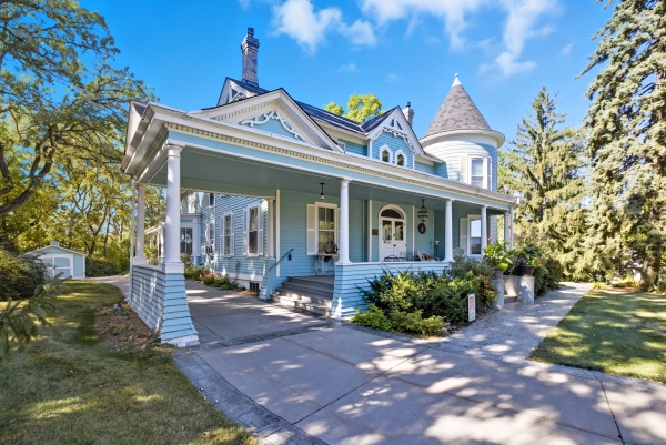 Listing Image #2 - Hotel for sale at 1625 3rd Ave, Anoka MN 55303