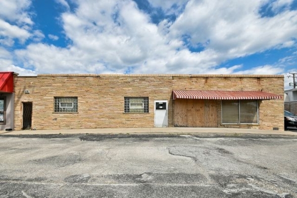 Listing Image #3 - Retail for sale at 2345 N Mannheim Rd, Leyden Township IL 60164