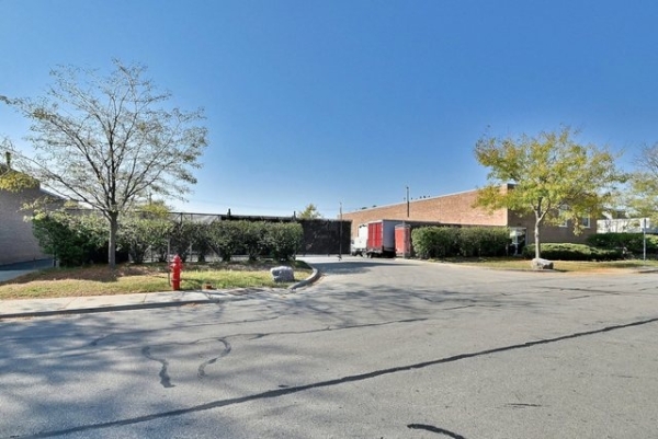 Listing Image #3 - Industrial for sale at 515 Lunt Ave, Schaumburg IL 60193