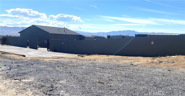Listing Image #3 - Industrial for sale at 17011 Darwin Avenue, Hesperia CA 92345