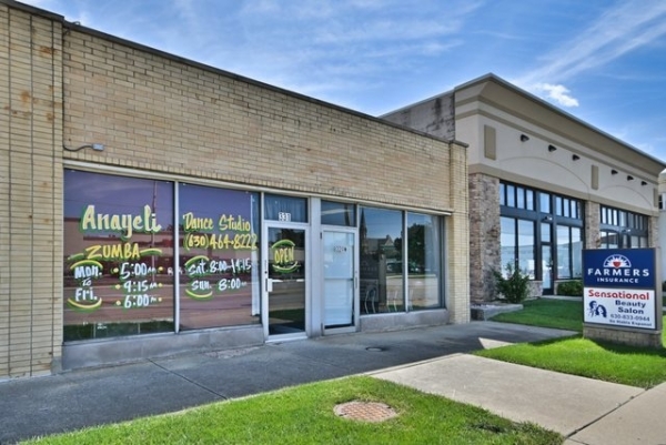 Listing Image #1 - Retail for sale at 329-31 N Addison Rd, Addison IL 60101