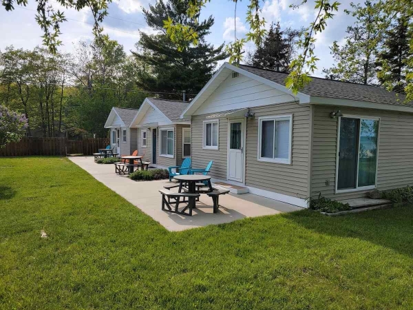 Listing Image #1 - Bed Breakfast for sale at 7562 Old Us 23, Oscoda MI 48750