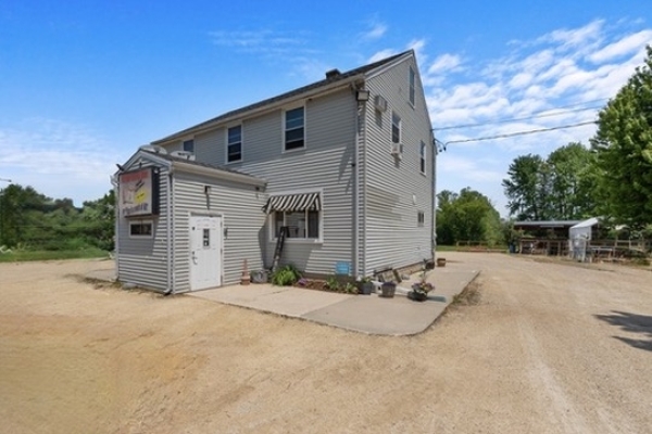 Listing Image #2 - Retail for sale at 3172 N Riverside Dr, Saukville WI 53080 Listing Image #2 - Retail for sale at 3172 N Riverside Dr, Saukville WI 53080