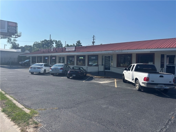 Listing Image #3 - Others for sale at 305 W W Bay Street, Jesup GA 31545 Listing Image #3 - Others for sale at 305 W W Bay Street, Jesup GA 31545