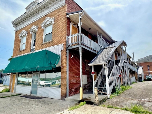 Listing Image #1 - Multi-family for sale at 2944 Winchester Avenue, Ashland KY 41101