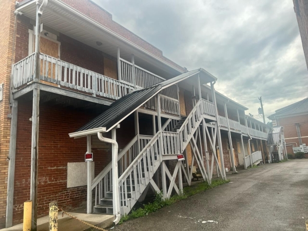 Listing Image #3 - Multi-family for sale at 2944 Winchester Avenue, Ashland KY 41101
