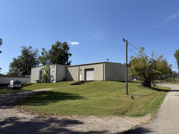 Listing Image #4 - Office for sale at 149 N Railroad St, Selmer TN 38375