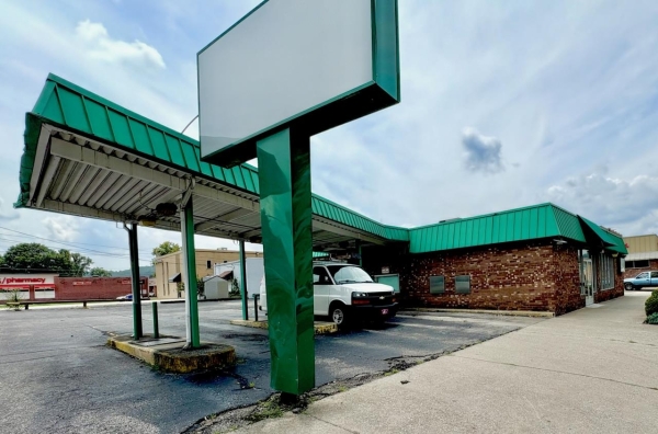 Listing Image #2 - Retail for sale at 1011 Myers Avenue, Dunbar WV 25064