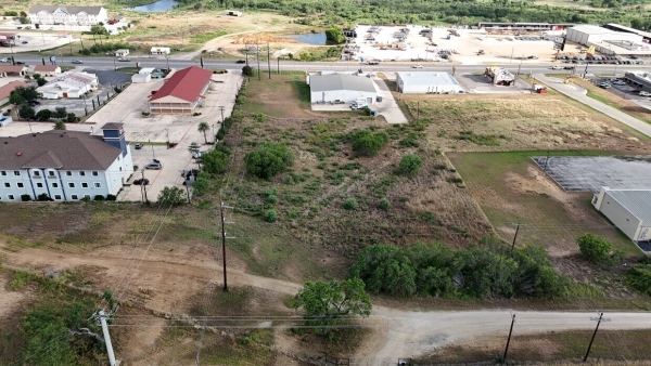 Listing Image #3 - Others for sale at 1827 W Oaklawn Rd, San Antonio TX 78064