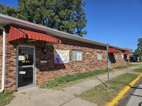 Listing Image #2 - Office for sale at 203 South Washington Avenue, Aurora MO 65605 Listing Image #2 - Office for sale at 203 South Washington Avenue, Aurora MO 65605