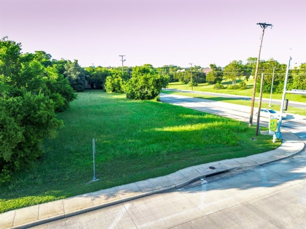 Listing Image #1 - Land for sale at 727 E Pleasant Run Road, Cedar Hill TX 75104 Listing Image #1 - Land for sale at 727 E Pleasant Run Road, Cedar Hill TX 75104