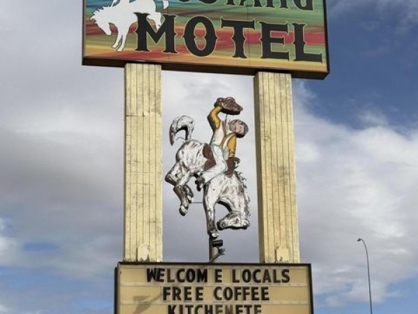 Listing Image #2 - Hotel for sale at 922 E 3rd St, Gillette WY 82716