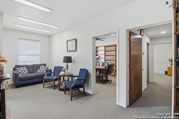 Listing Image #2 - Office for sale at 113 W Gonzales, Seguin TX 78155