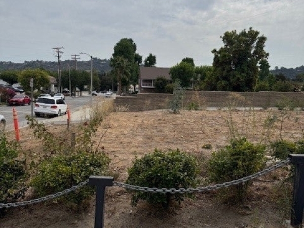 Listing Image #2 - Others for sale at 4537 Indianola Way, La Canada Flintridge CA 91011