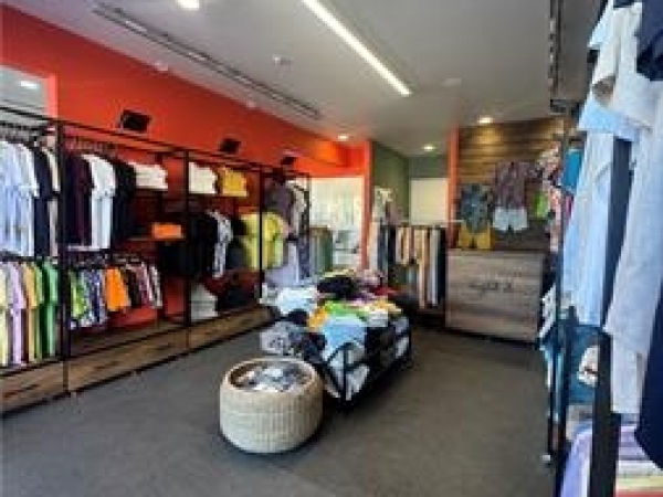 Listing Image #3 - Others for sale at 826 Hermosa Ave, Hermosa Beach CA 90254 Listing Image #3 - Others for sale at 826 Hermosa Ave, Hermosa Beach CA 90254