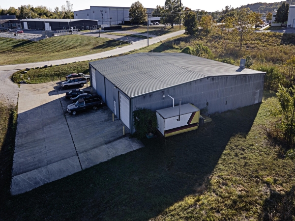 Listing Image #3 - Industrial for sale at 1174 Mason Circle North, Pevely MO 63070 Listing Image #3 - Industrial for sale at 1174 Mason Circle North, Pevely MO 63070