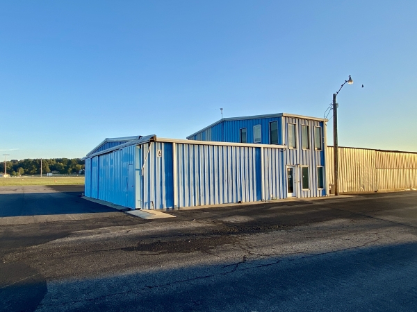 Listing Image #2 - Others for sale at 1413 E Main Street (#16  Hanger), Clarksville AR 72830