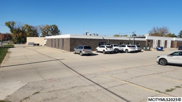 Listing Image #3 - Office for sale at 1408 & 1410 6th SW, Mason City IA 50401