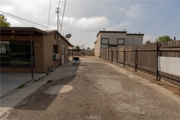 Listing Image #3 - Others for sale at 11034 Hole, Riverside CA 92505