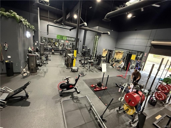 Listing Image #2 - Others for sale at 11650 Mission Park Unit#114, Rancho Cucamonga CA 91730