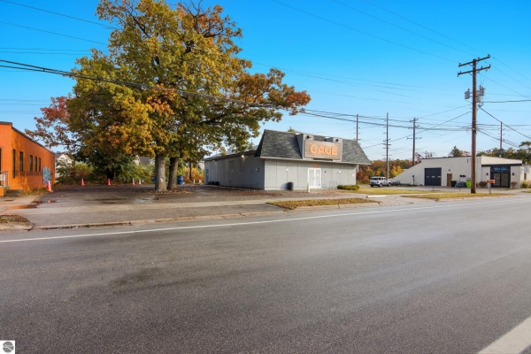 Listing Image #1 - Retail for sale at 1025 Hannah, Traverse City MI 49686 Listing Image #1 - Retail for sale at 1025 Hannah, Traverse City MI 49686