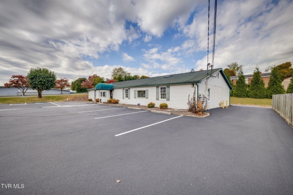 Listing Image #2 - Office for sale at 933 Highway 126, Bristol TN 37620 Listing Image #2 - Office for sale at 933 Highway 126, Bristol TN 37620