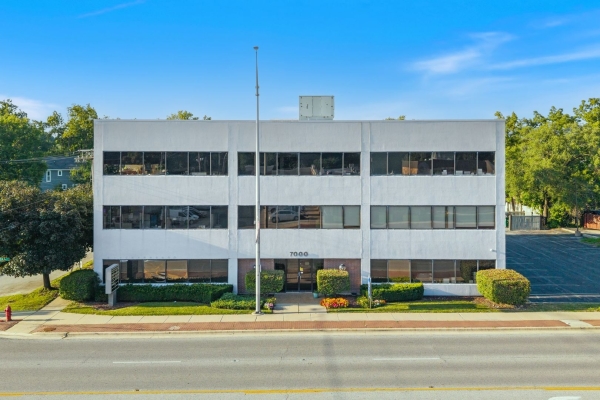 Listing Image #1 - Office for sale at 7000 W 111th Street, Worth IL 60482 Listing Image #1 - Office for sale at 7000 W 111th Street, Worth IL 60482