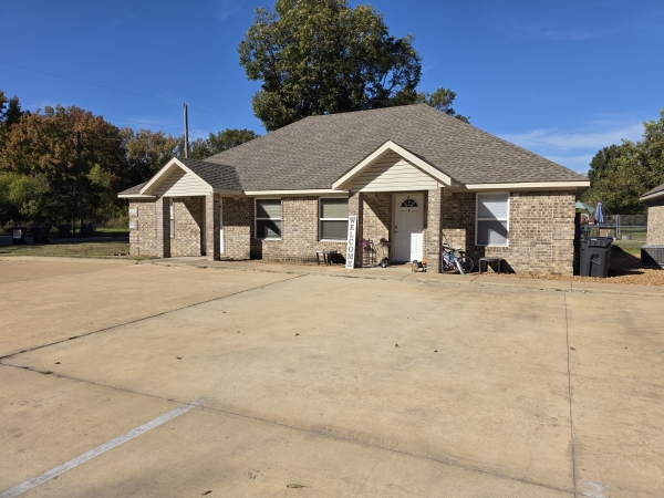 Listing Image #2 - Multi-family for sale at 1012 N Main Street, Jonesboro AR 72401 Listing Image #2 - Multi-family for sale at 1012 N Main Street, Jonesboro AR 72401