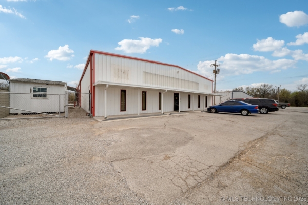 Listing Image #2 - Office for sale at 4201 N Wood Drive, Okmulgee OK 74447 Listing Image #2 - Office for sale at 4201 N Wood Drive, Okmulgee OK 74447
