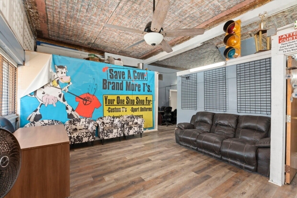 Listing Image #3 - Retail for sale at 1720 S Presa St, San Antonio TX 78210