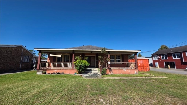 Listing Image #1 - Others for sale at 2118 Paris Road, Chalmette LA 70043