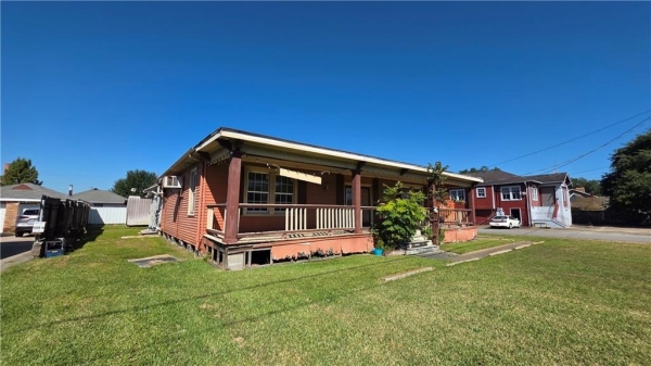 Listing Image #2 - Others for sale at 2118 Paris Road, Chalmette LA 70043