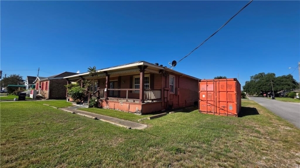 Listing Image #3 - Others for sale at 2118 Paris Road, Chalmette LA 70043