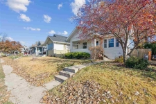 Listing Image #2 - Others for sale at 910 Maplewood Dr Ne, Cedarrapids IA 52402