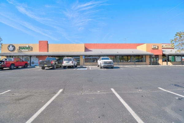 Listing Image #2 - Retail for sale at 9880 Montgomery Boulevard NE, Albuquerque NM 87111 Listing Image #2 - Retail for sale at 9880 Montgomery Boulevard NE, Albuquerque NM 87111