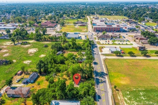 Listing Image #2 - Others for sale at 632 Maple Street, Sulphur LA 70663