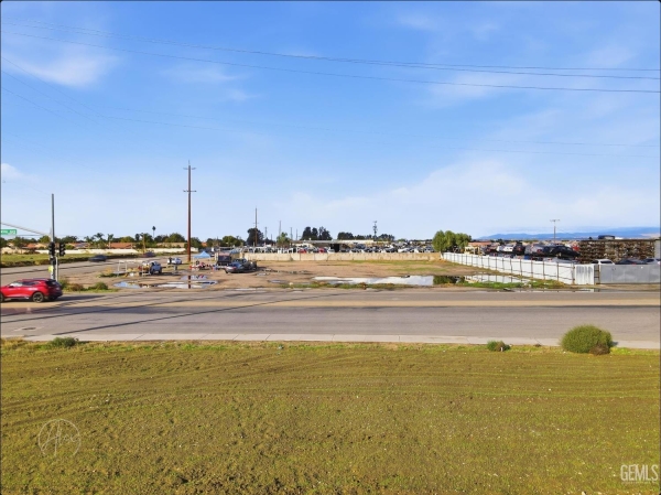 Listing Image #2 - Land for sale at 7960 S Union Avenue, Bakersfield CA 93307