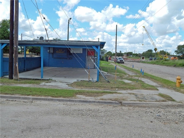 Listing Image #2 - Others for sale at 1023 JOSEPHINE St, Corpus Christi TX 78401 Listing Image #2 - Others for sale at 1023 JOSEPHINE St, Corpus Christi TX 78401