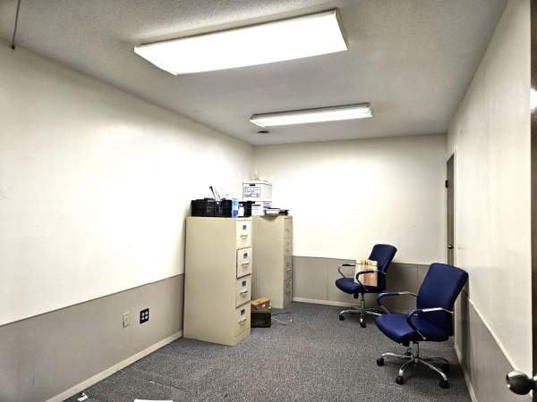 Listing Image #3 - Office for sale at 3239 Christy Way, Saginaw MI 48603