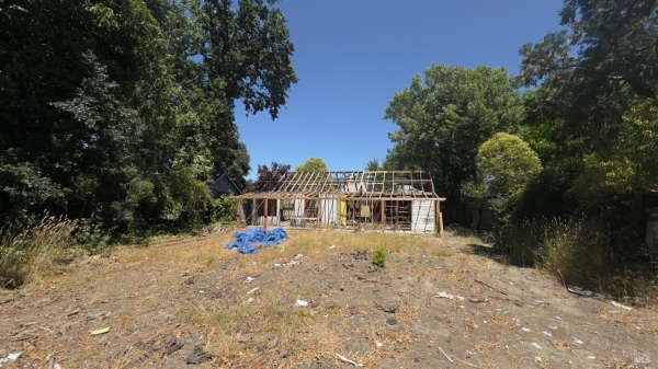 Listing Image #1 - Others for sale at 725 Porzio Lane, Ukiah CA 95482