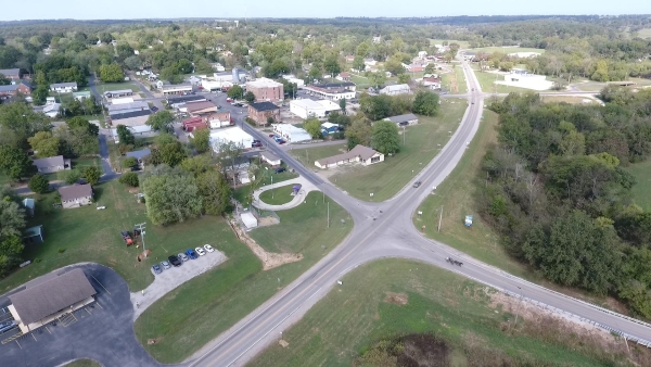 Listing Image #3 - Retail for sale at 105 Couch Street, Alton MO 65606