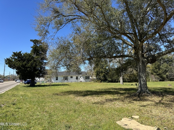 Listing Image #3 - Others for sale at 712 E Pass Road, Gulfport MS 39507 Listing Image #3 - Others for sale at 712 E Pass Road, Gulfport MS 39507