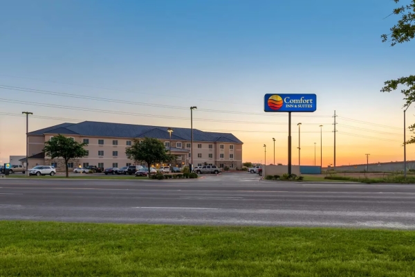 Listing Image #1 - Hotel for sale at 801 S John Ben Shepperd Parkway, Odessa TX 79761