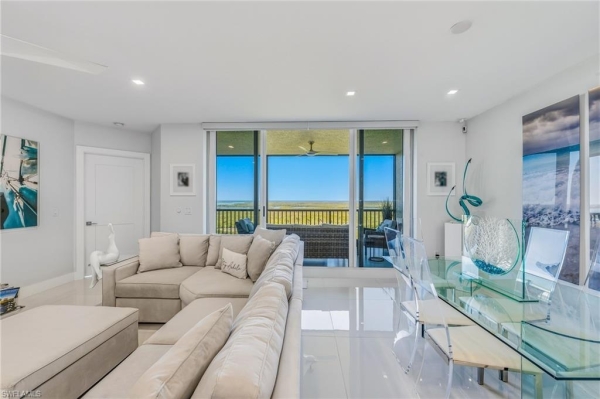 Listing Image #2 - Multi-family for sale at 1065 Borghese LN 1503, NAPLES FL 34114