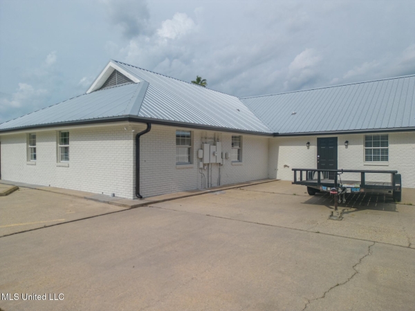 Listing Image #2 - Office for sale at 831 Highway 90, Bay Saint Louis MS 39520