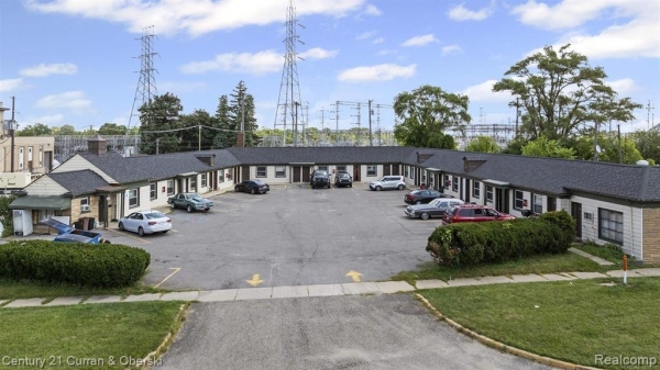 Listing Image #2 - Others for sale at 44784 Woodward Avenue, Pontiac MI 48341